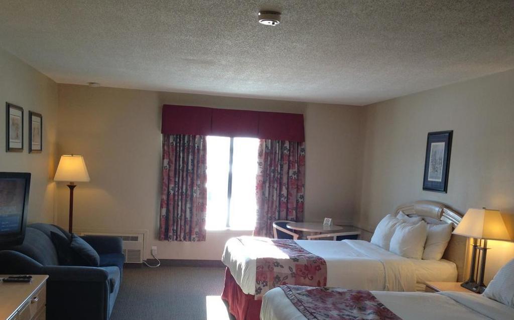 Petawawa River Inn & Suites Eksteriør bilde