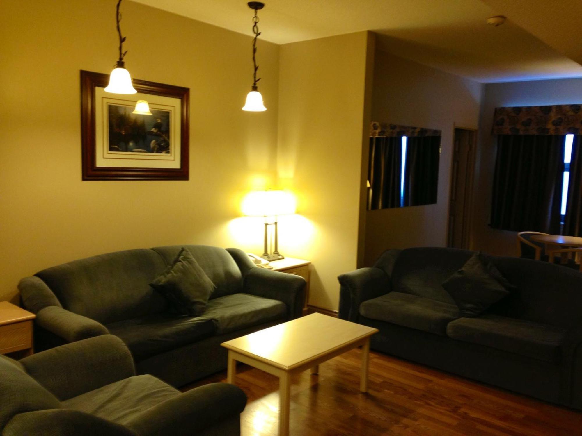 Petawawa River Inn & Suites Eksteriør bilde